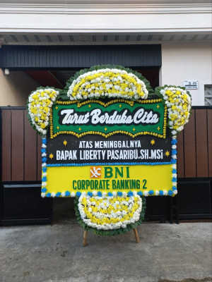 Papan Bunga Duka di Benda Baru